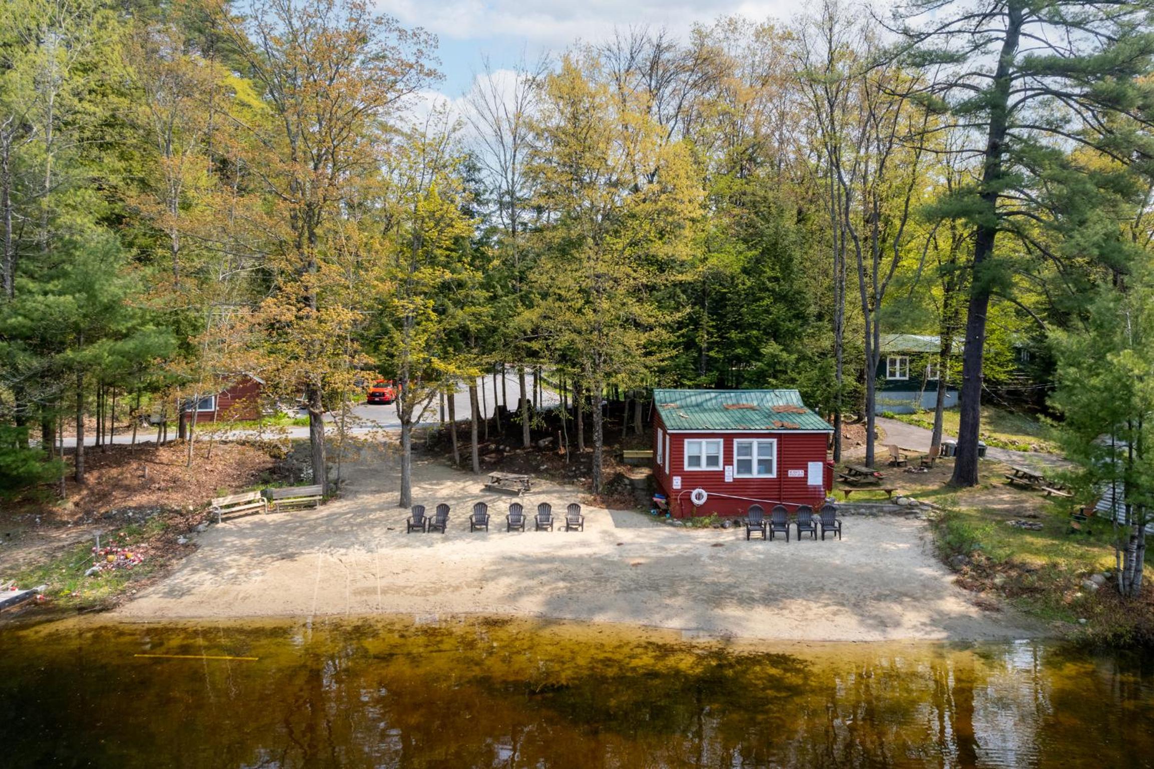 Hide-A-Way Waterfront Cottages