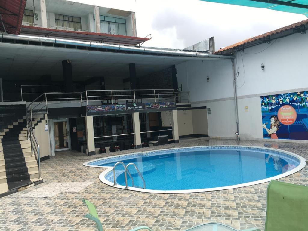swimming pool