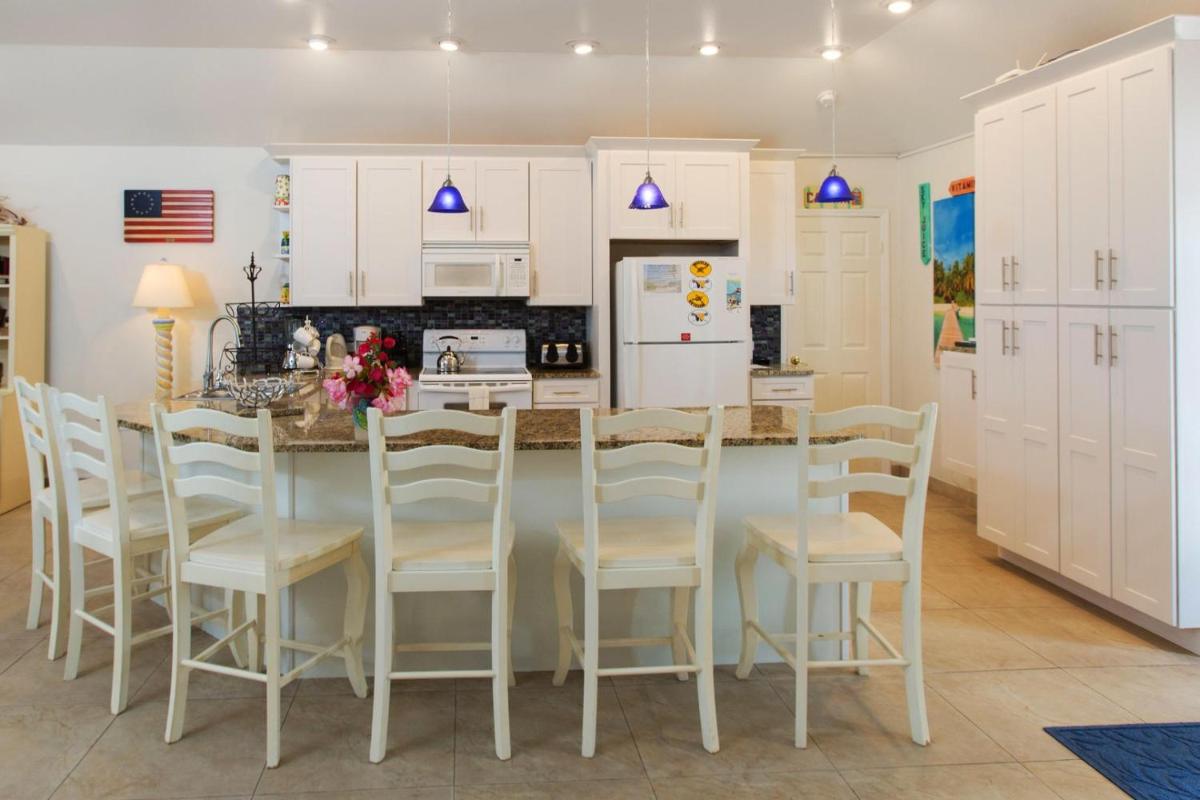 Coconut Beach by Grand Cayman Villas & Condos