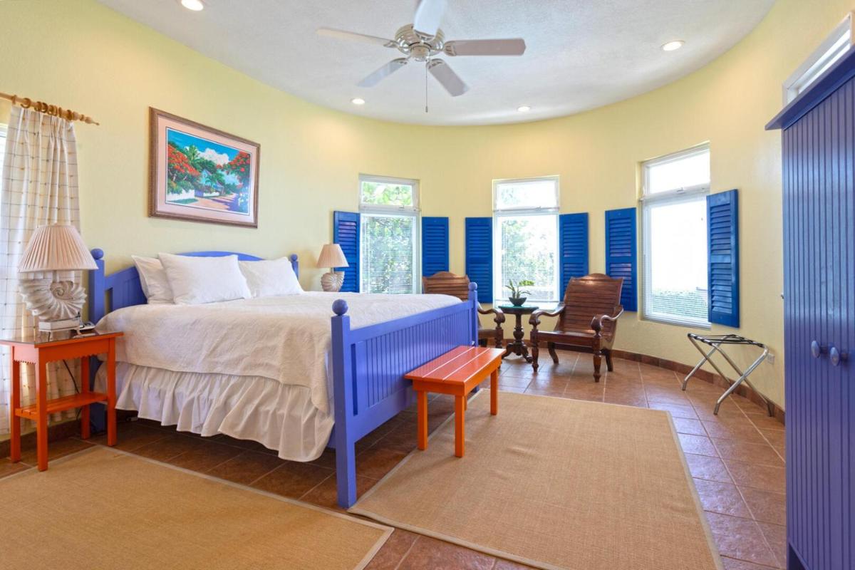 Castle Guesthouse by Grand Cayman Villas & Condos