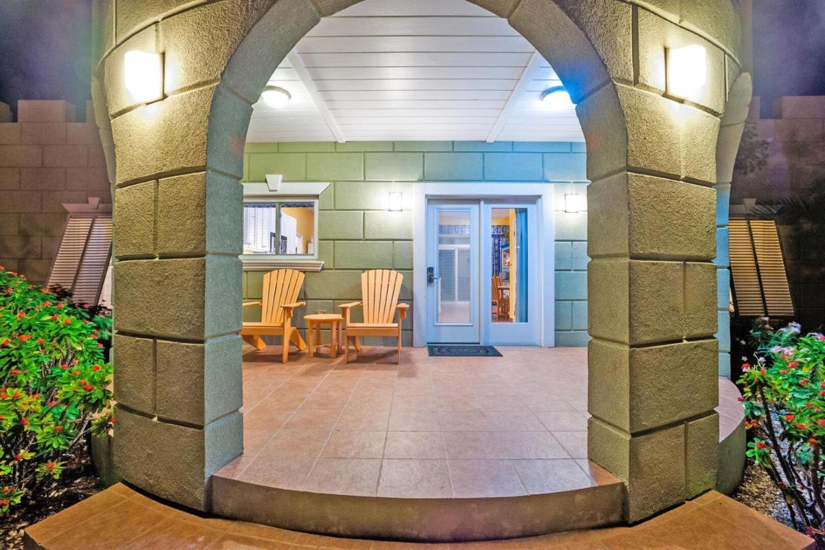 Castle Guesthouse by Grand Cayman Villas & Condos