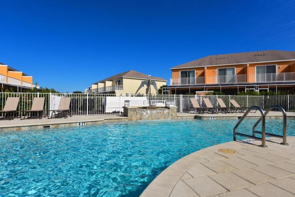 3 Bedroom Private Pool With Spa Near Disey villa