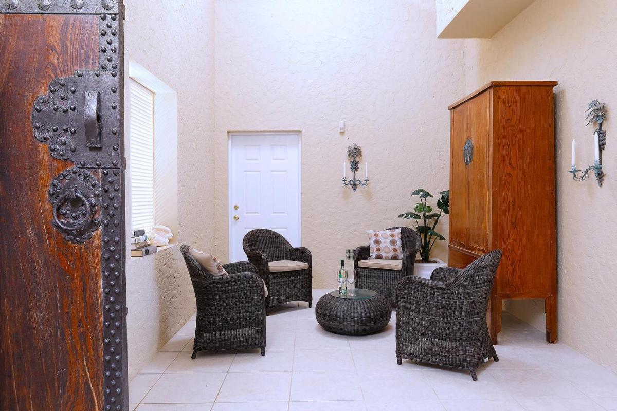Villa Caymanas by Grand Cayman Villas & Condos
