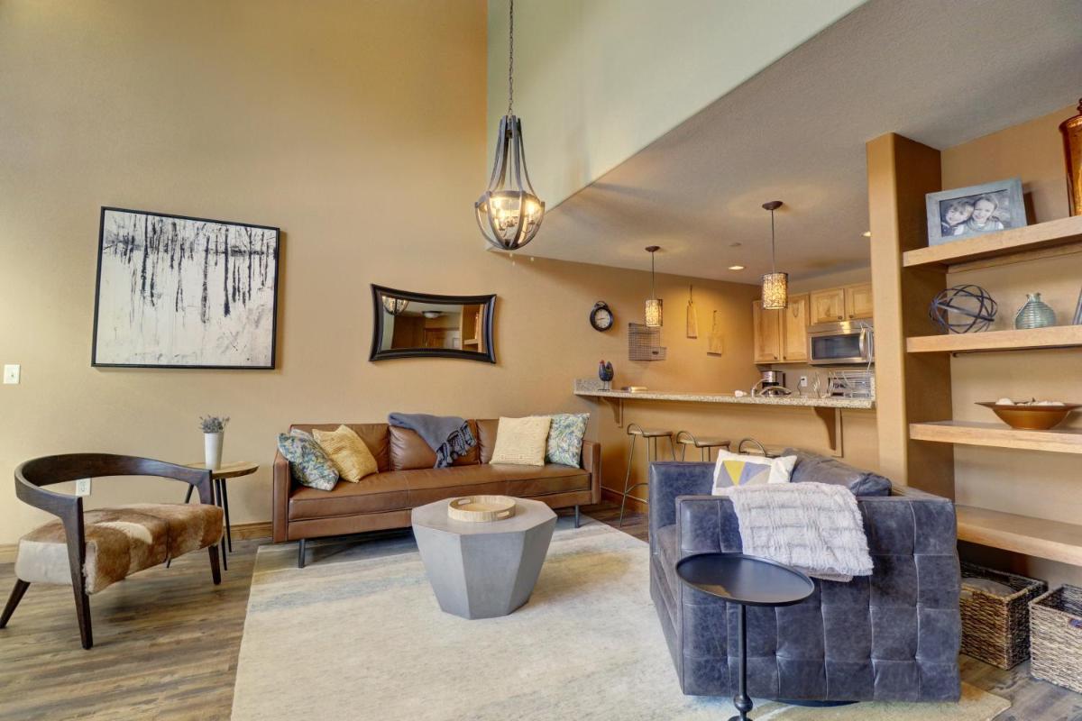 E8 Drake Landing 2Br Loft condo view 4