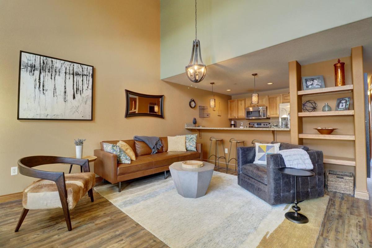 E8 Drake Landing 2Br Loft condo view 3