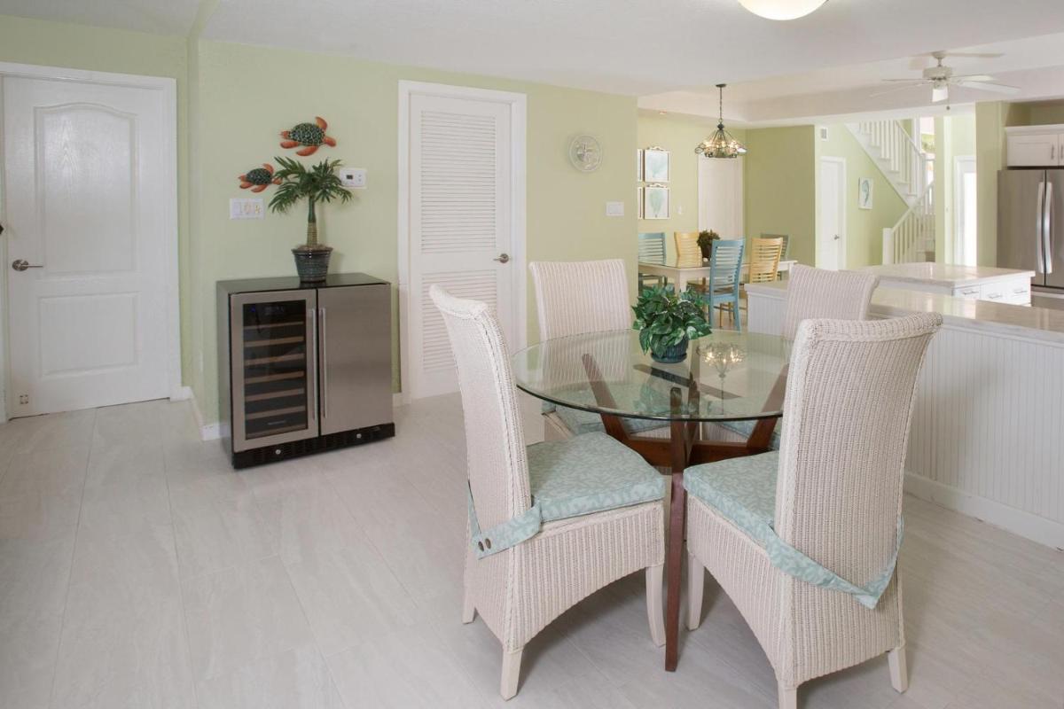 Two Rainbows by Grand Cayman Villas & Condos
