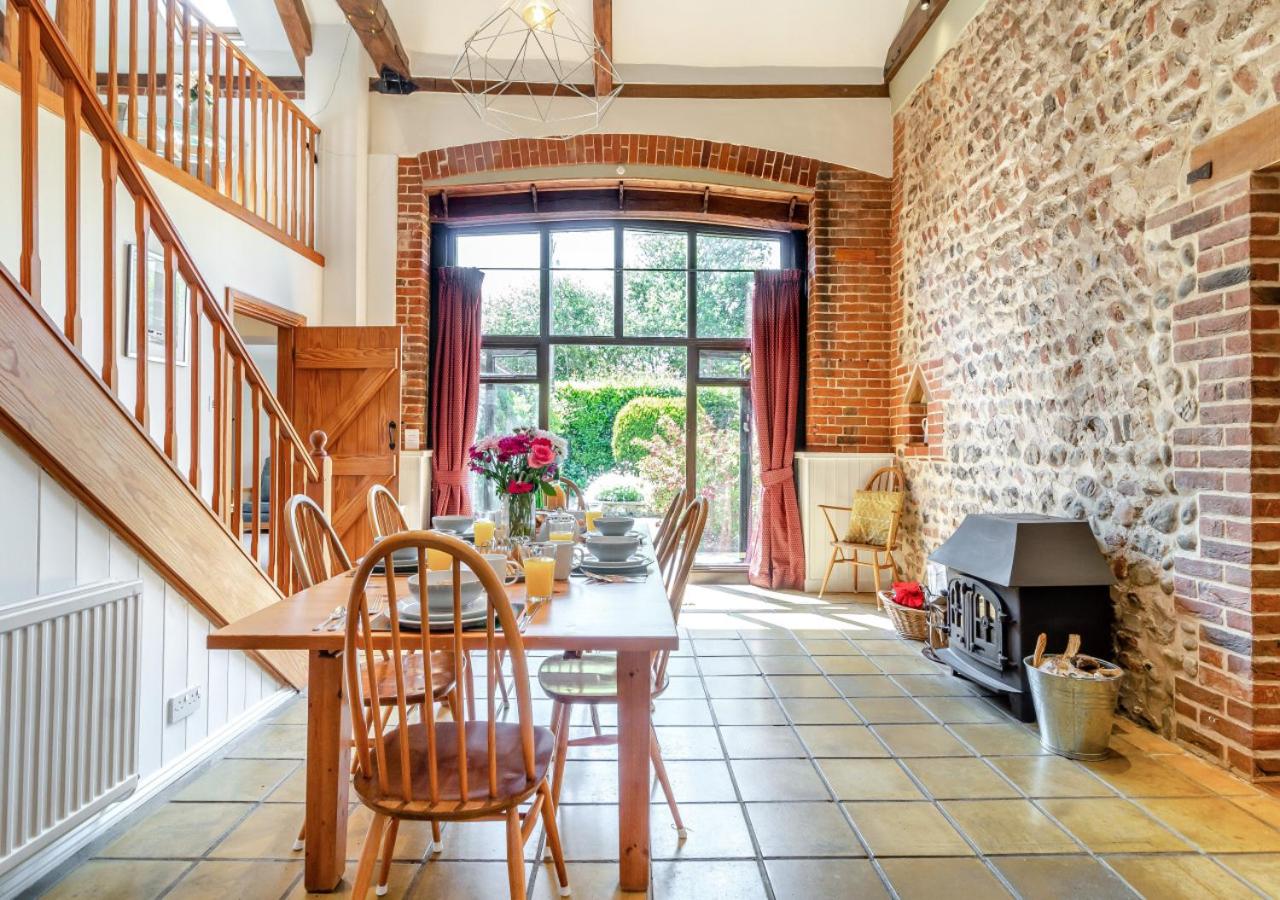 3 Bed in Sustead oc-1880 view 3