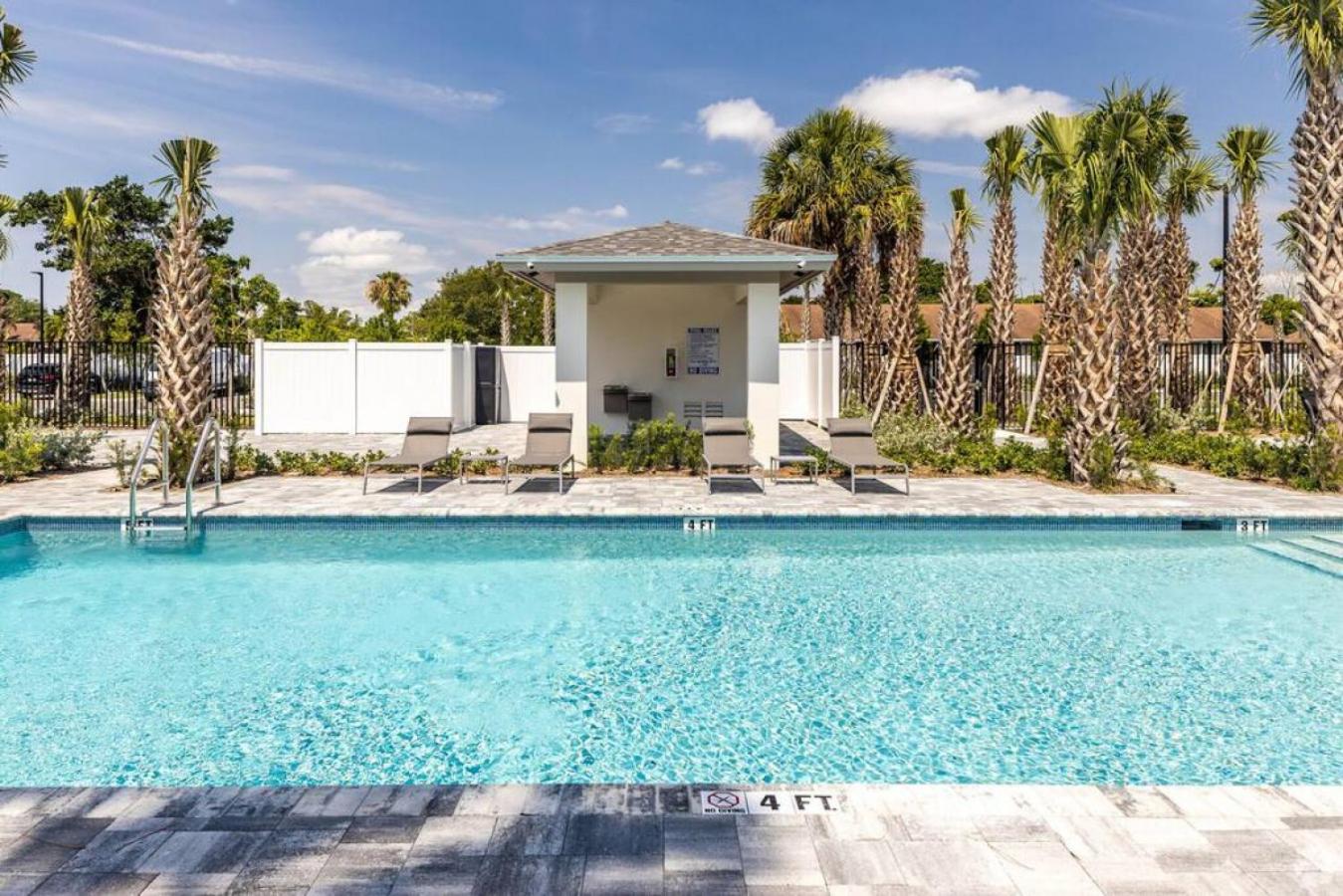 Iris at Aviara Green Modern Apartment and Pool view 5
