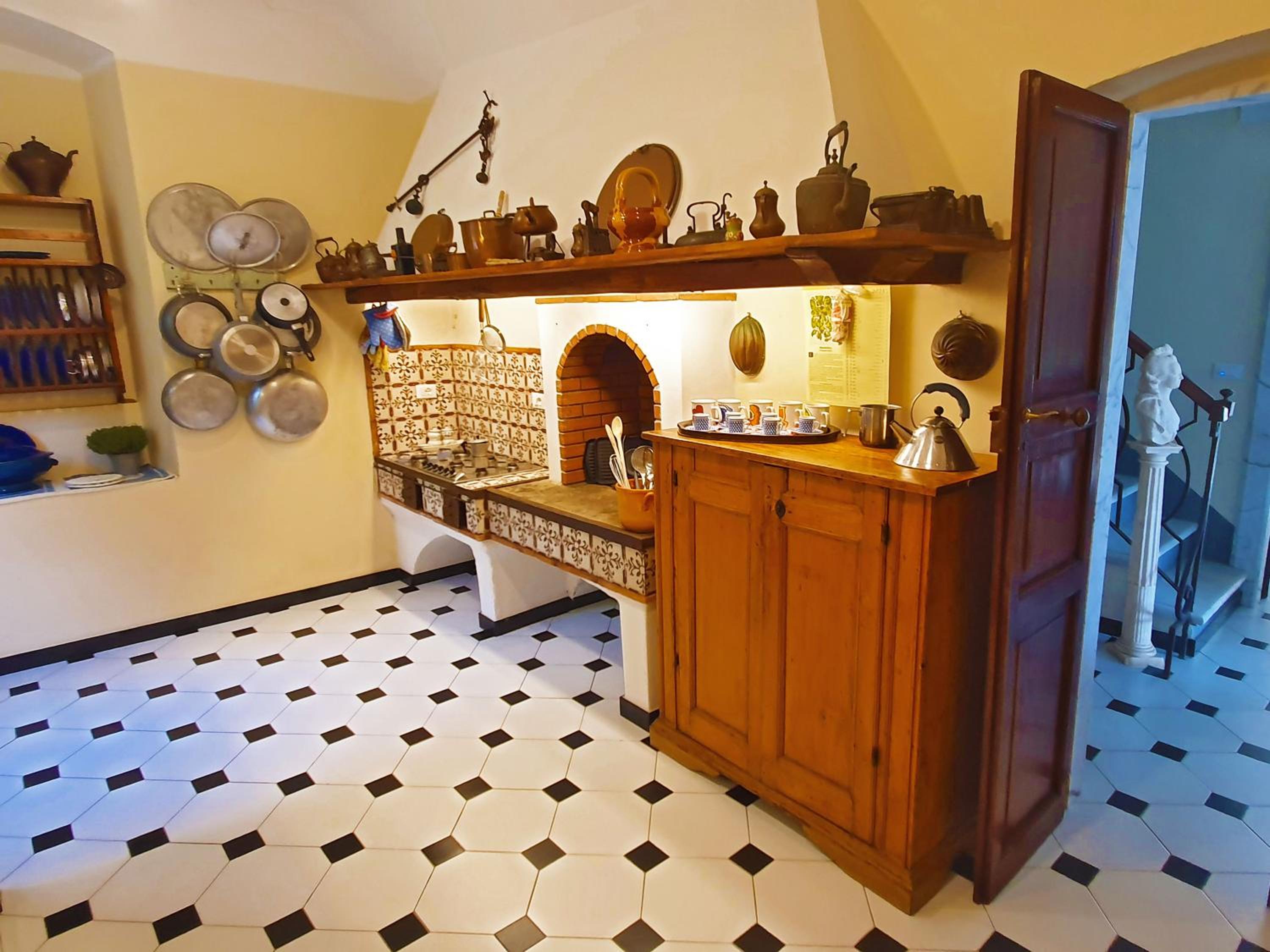 Villa De Benedetti view 5