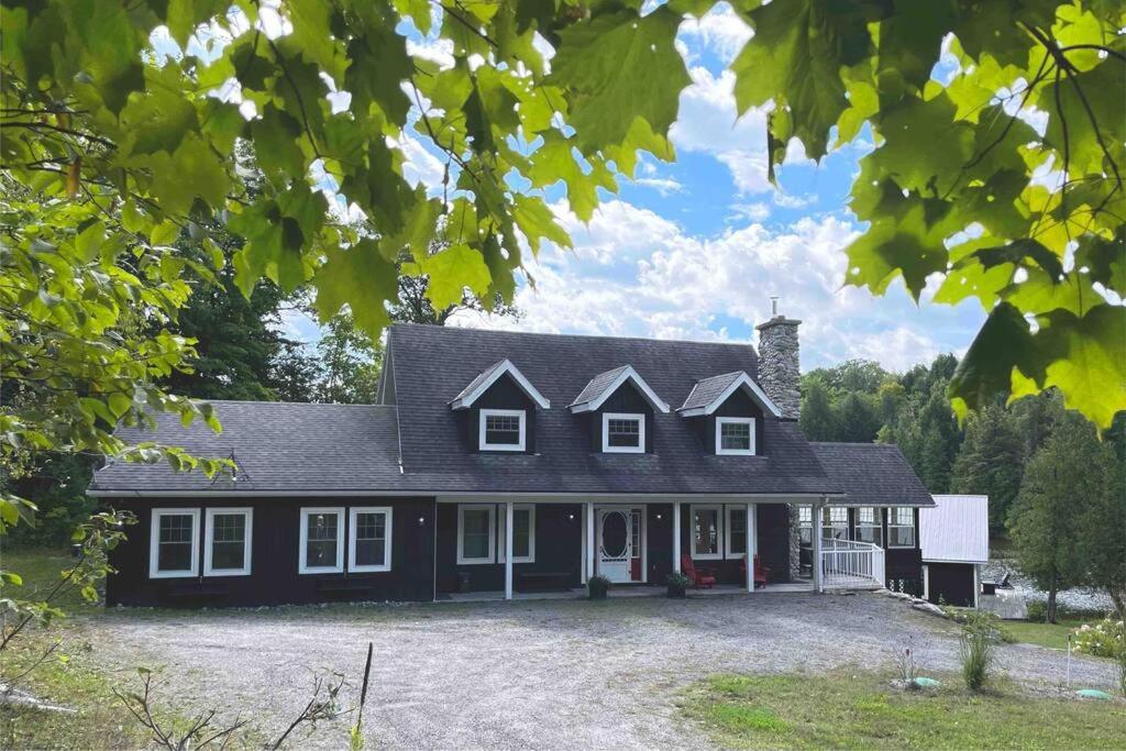 Lake Muskoka Lakehouse - Private Beach