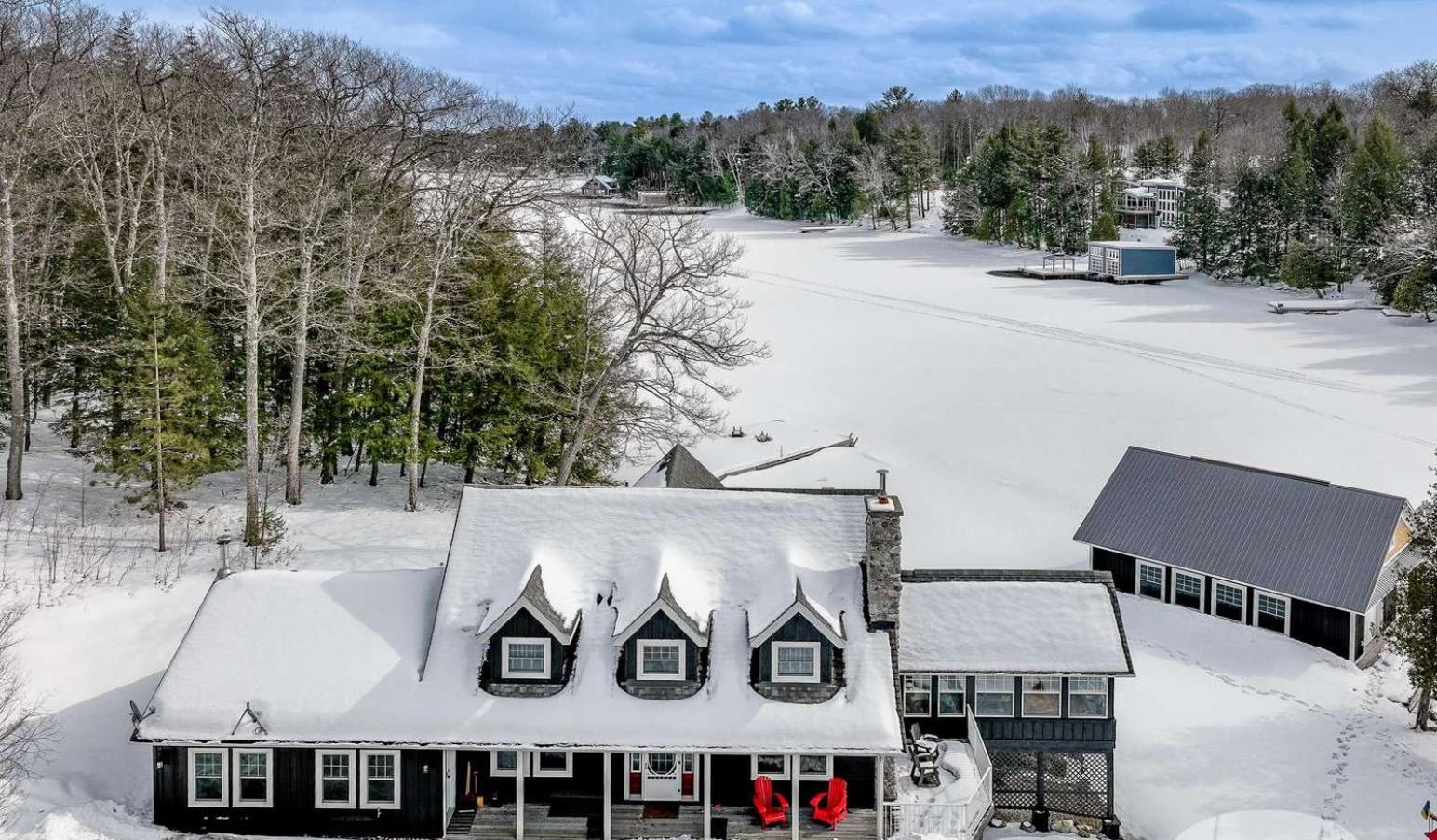 Lake Muskoka Lakehouse - Private Beach