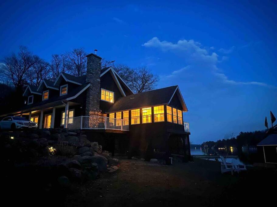 Lake Muskoka Lakehouse - Private Beach