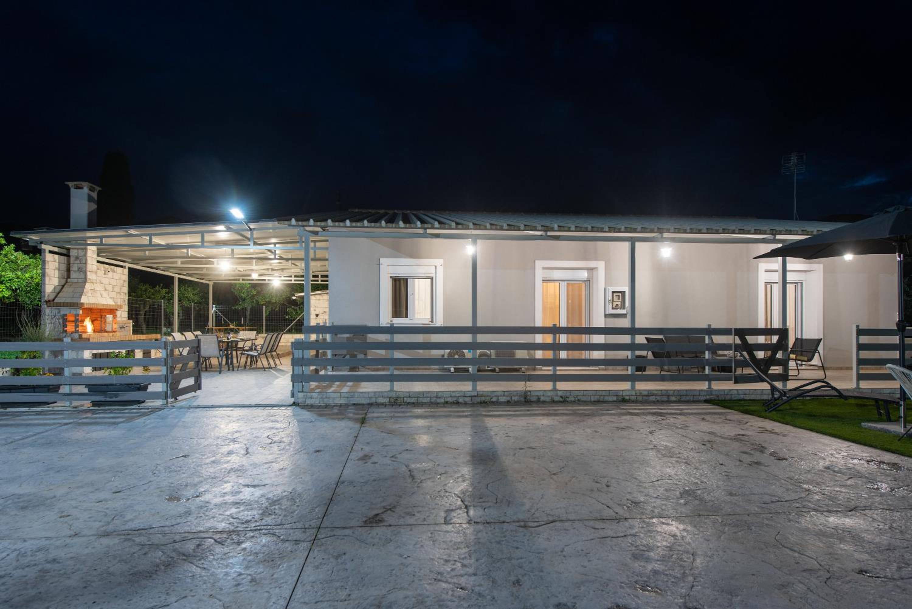Koukounaria House