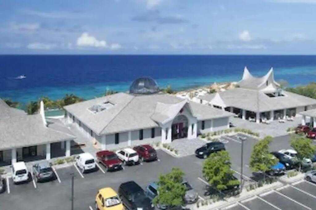 Dushi Apartment Near the Beach