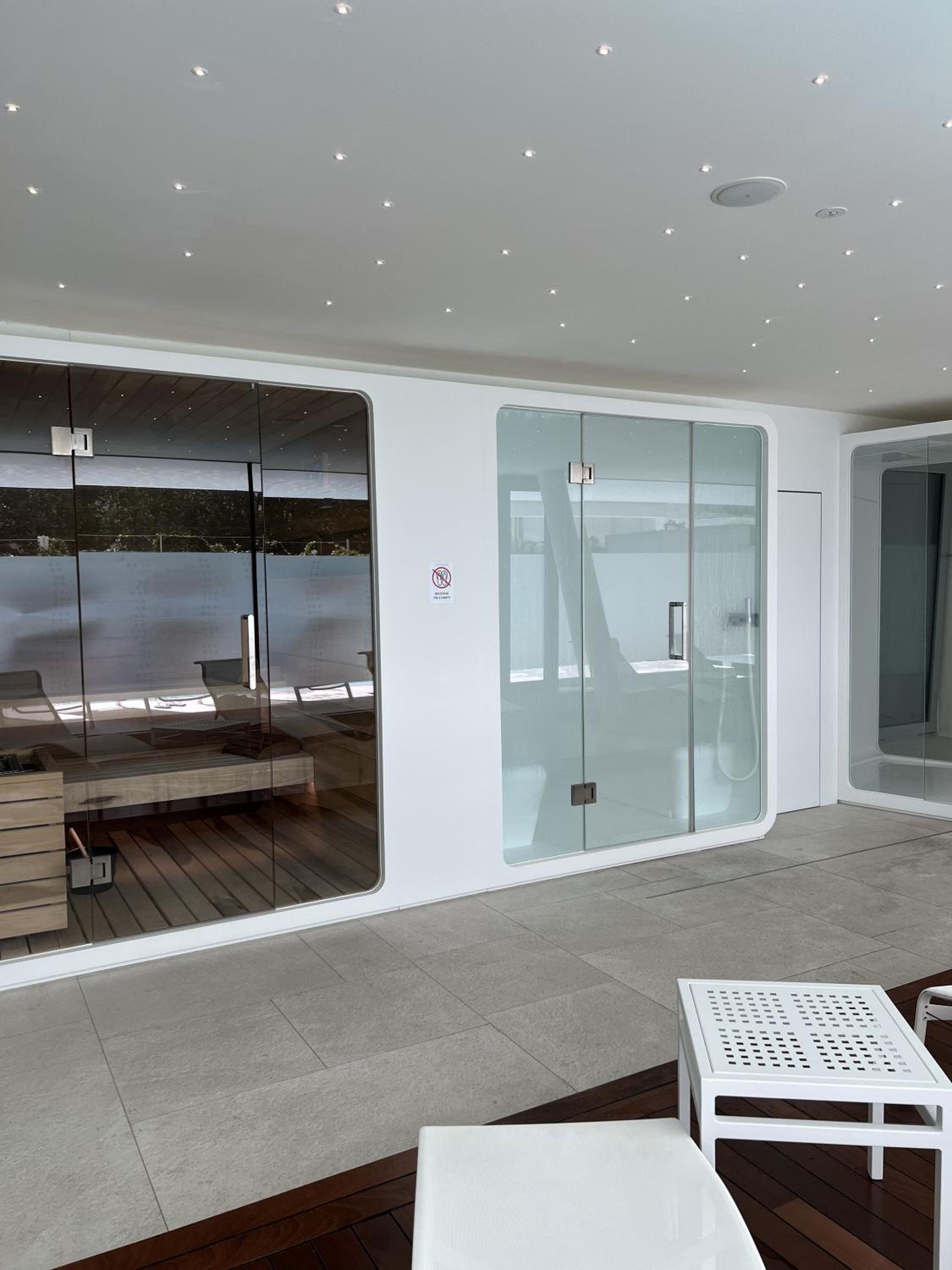 Luxury apartment pool, Spa, gym view 4