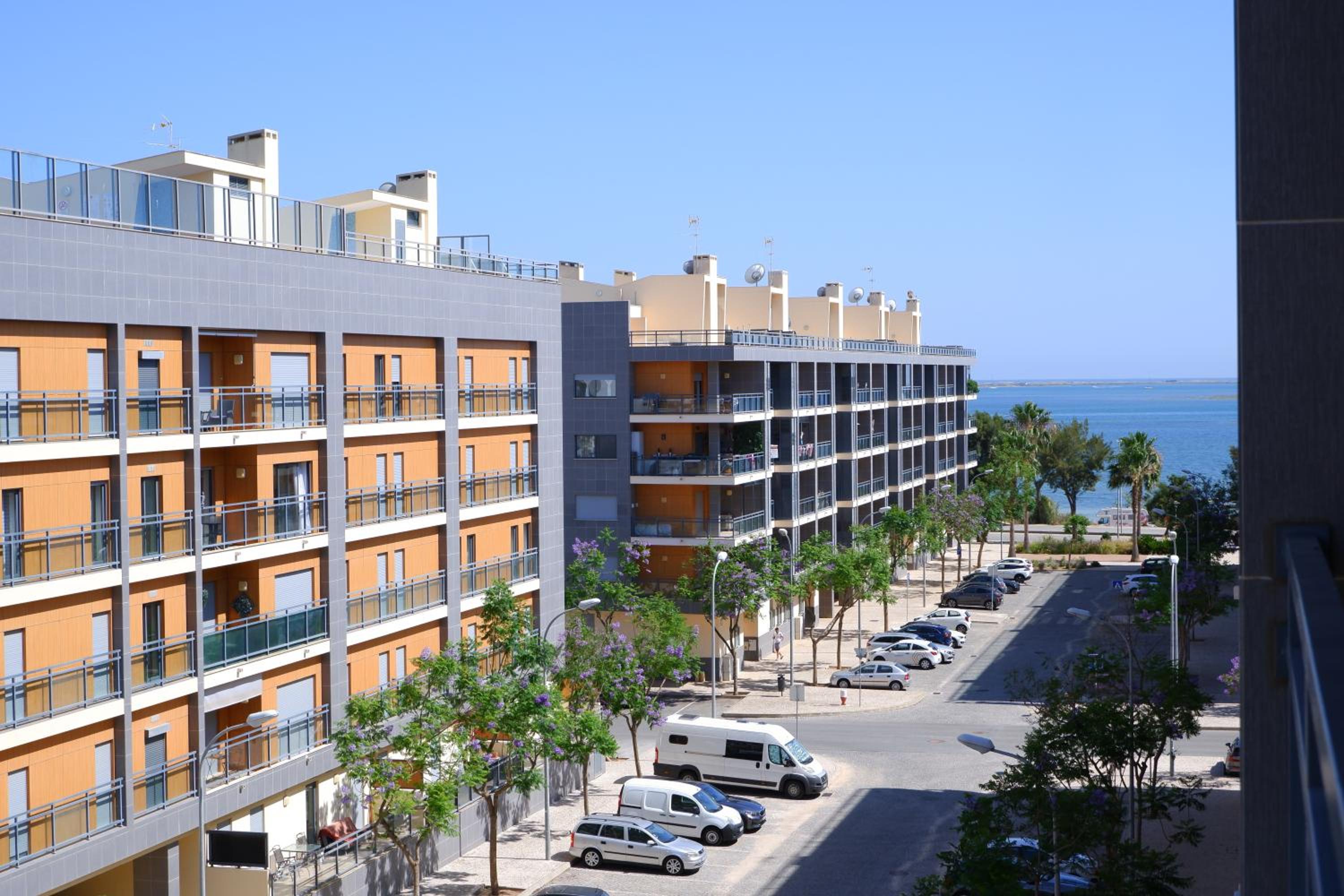 Hotel Rooftop pool, 200m from sea, city center - Image 1