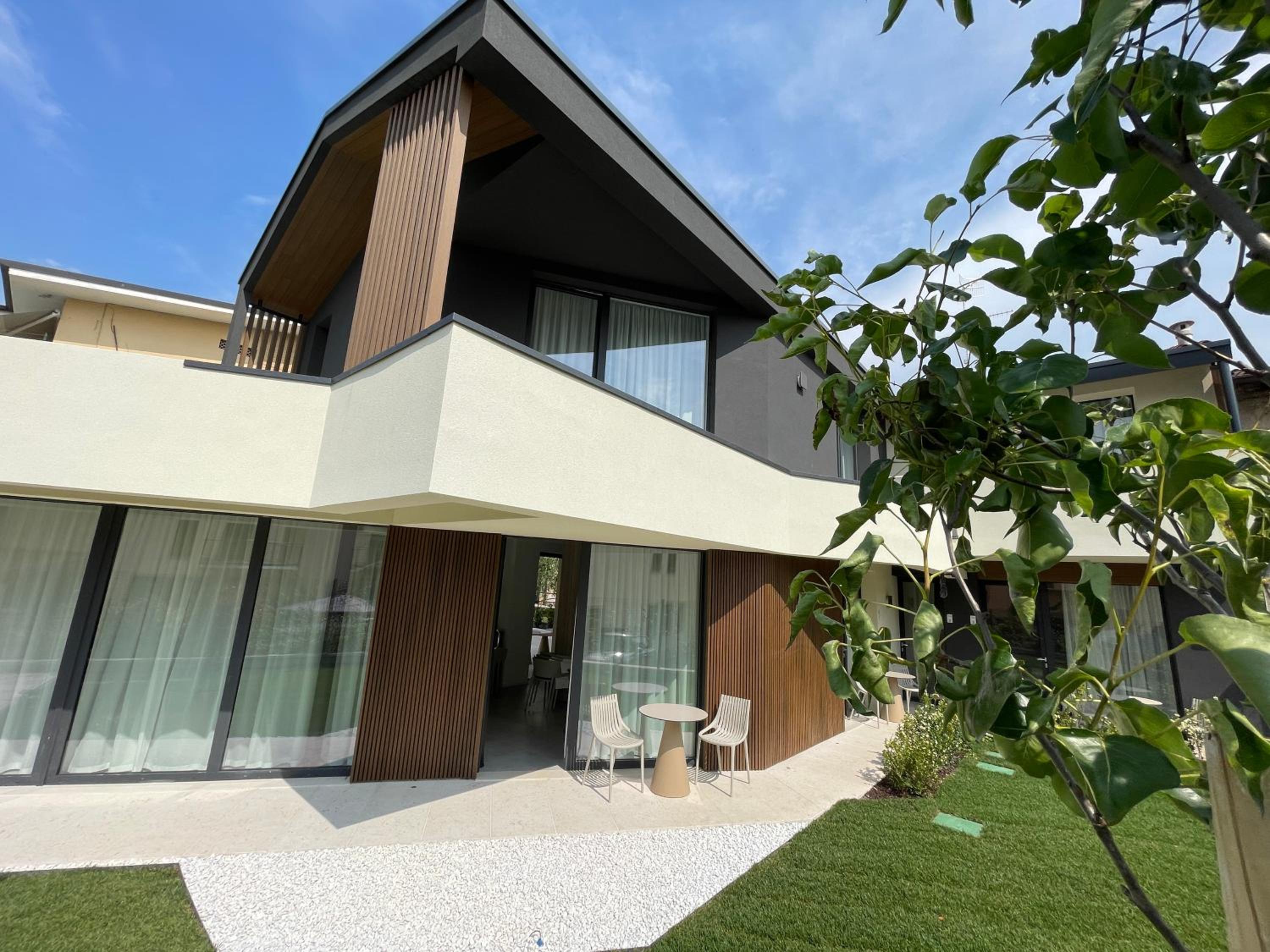 Villa San Zeno Rooms view 2