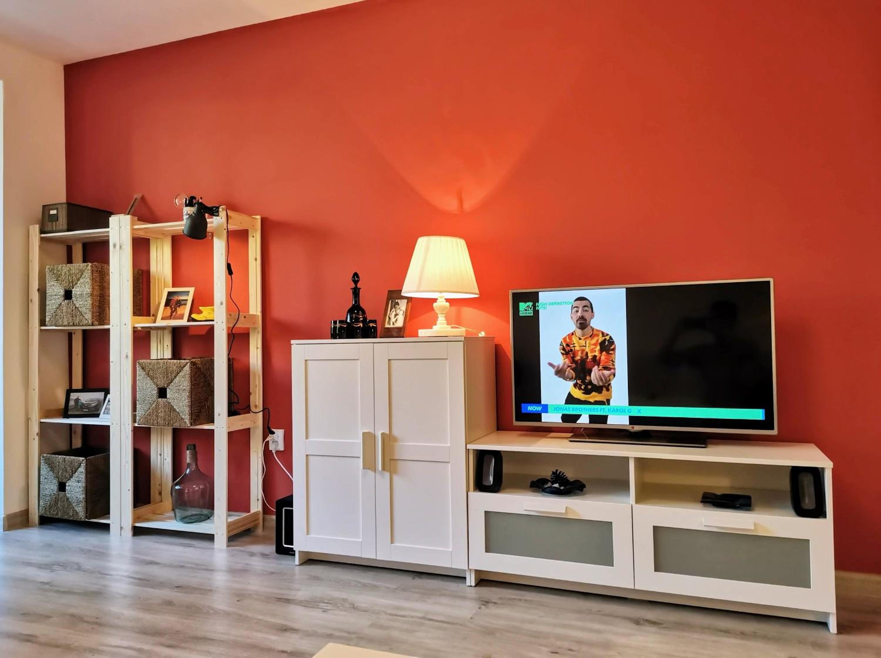Cosy 2 rooms apartment with a view near the forest view 3