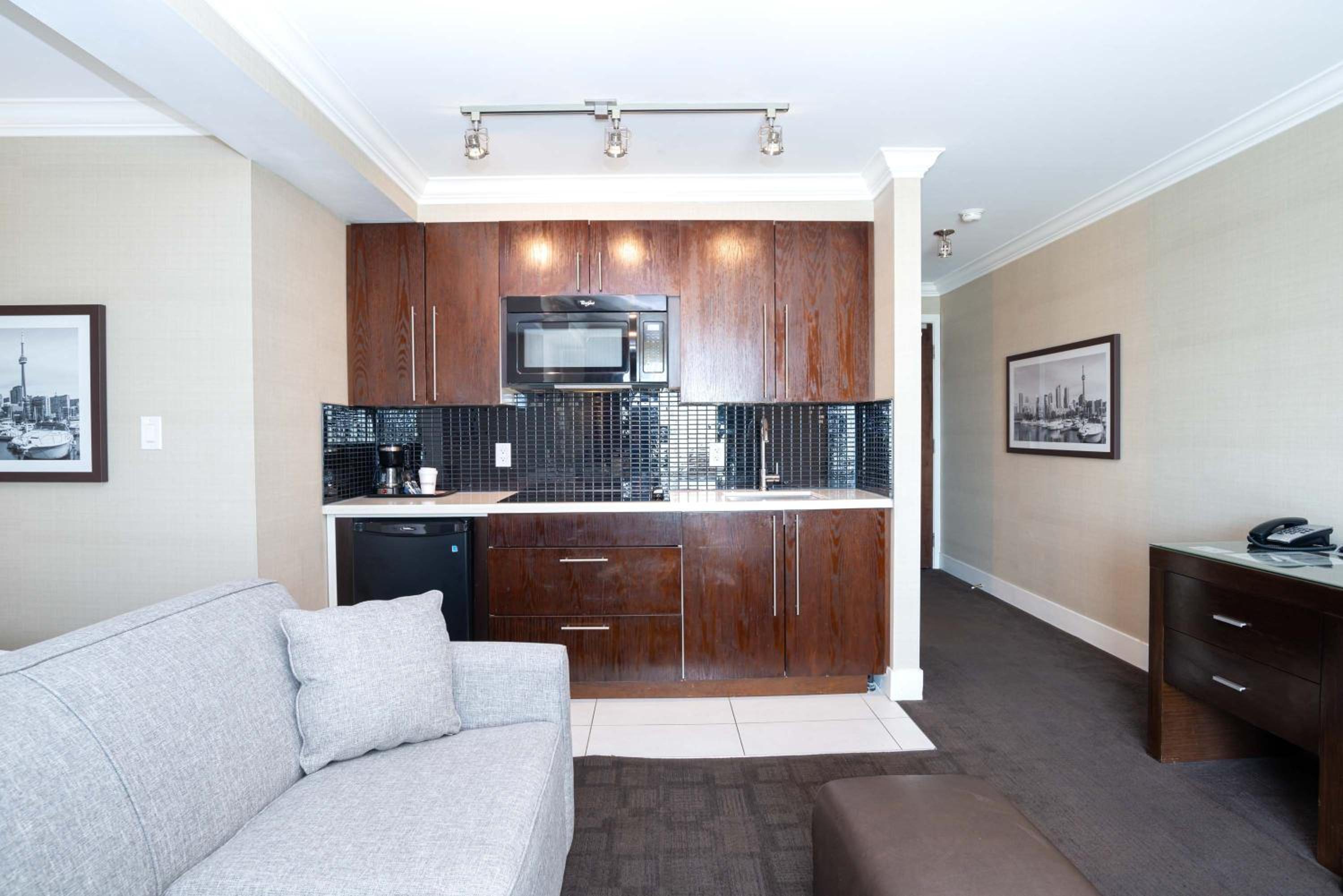 Sandman Hotel Oakville - Property Image 21