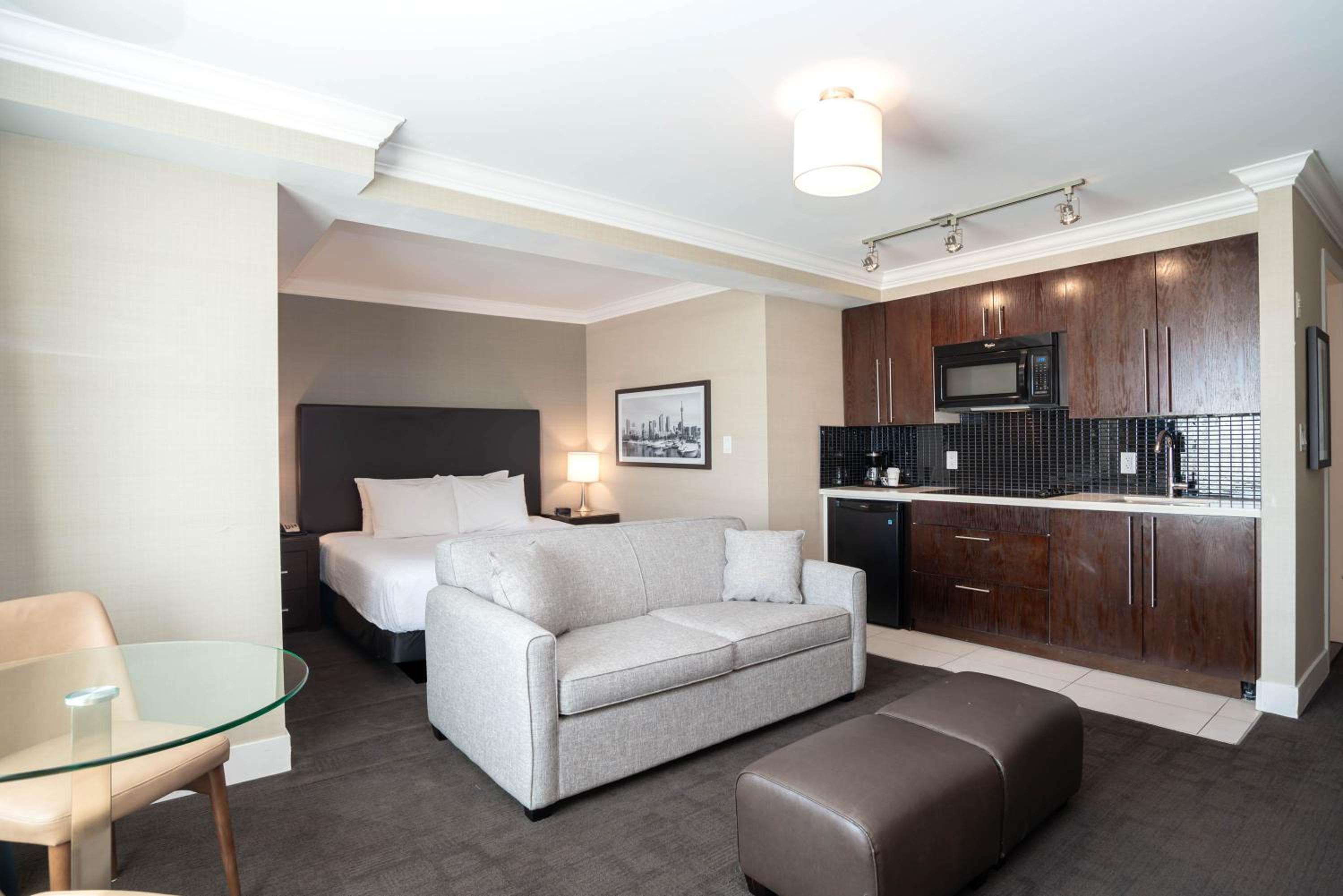 Sandman Hotel Oakville - Property Image 23