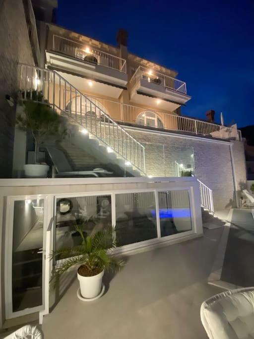 Hotel Villa Ansay with heated Swim Spa pool and sea view - Image 1