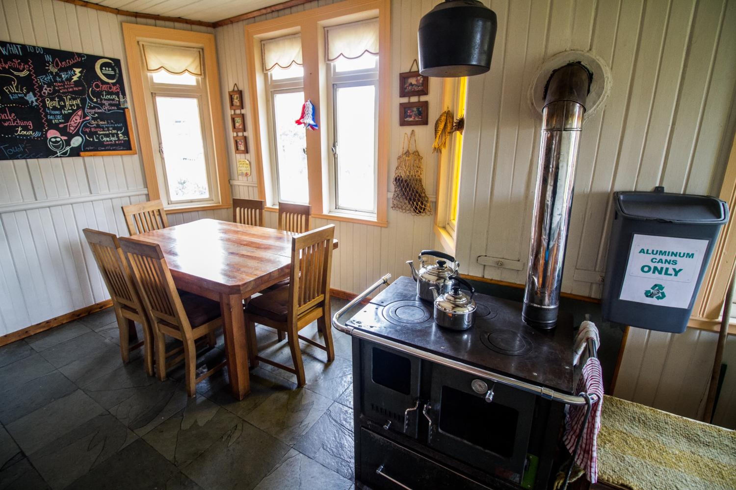 13 Lunas Hostel