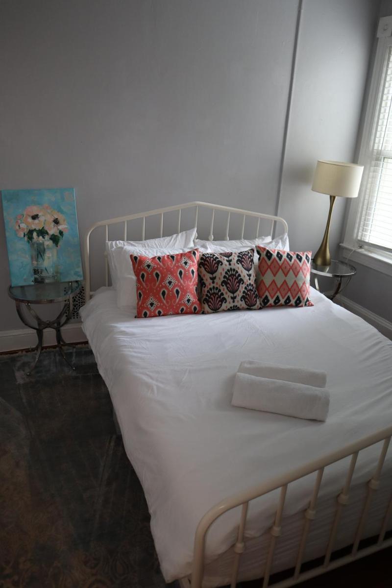 4 Bedroom Downtown DC with Private Parking Walk Metro Nightlife photo 3