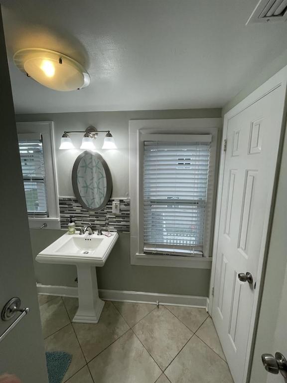 1BR 1BA NorthStar Bungalow. Just Steps to the beach and the bay. view 4