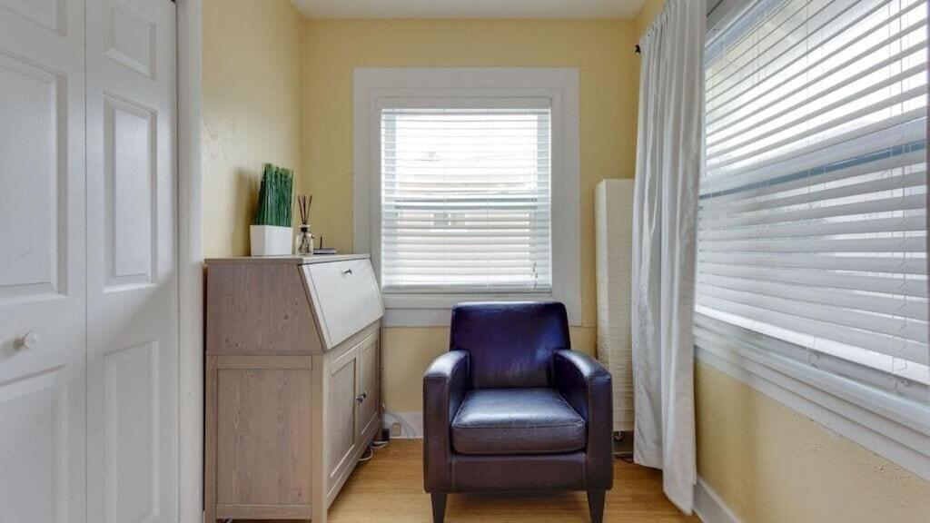 1BR 1BA NorthStar Bungalow. Just Steps to the beach and the bay. view 5