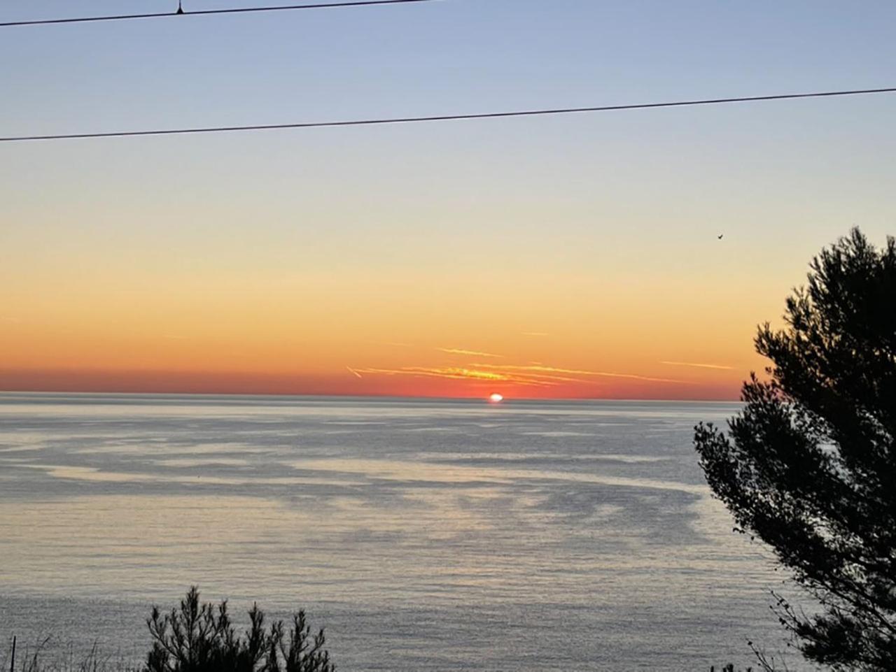 Ezevacances Studio Capuccino vue mer 5 mn plage 7 mn gare Wifi