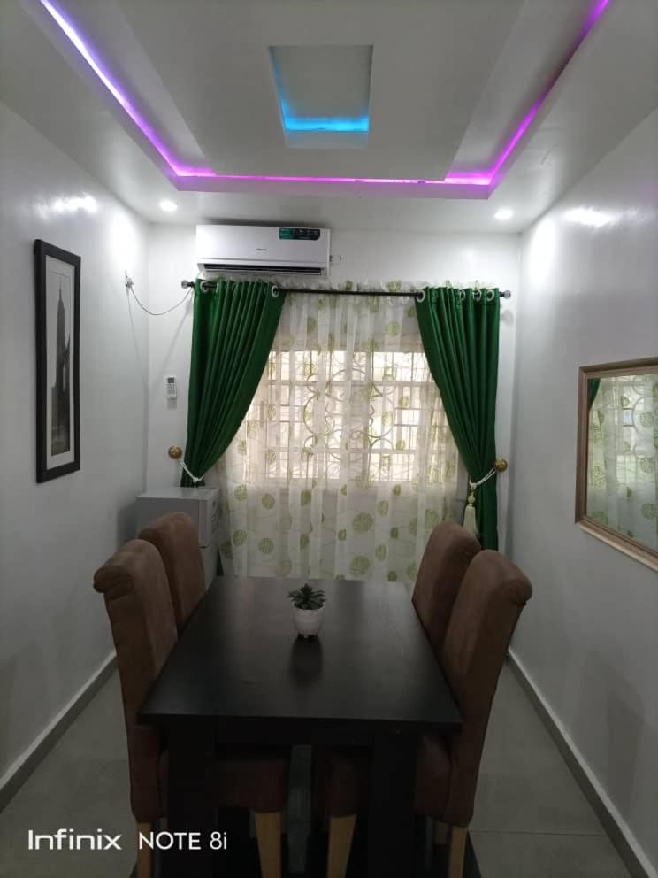 Luxury 2 bed apartment. view 2