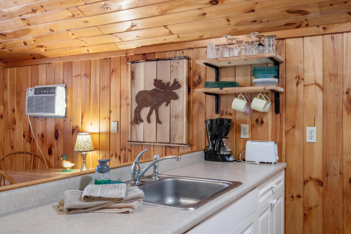 Hide-A-Way Waterfront Cottages