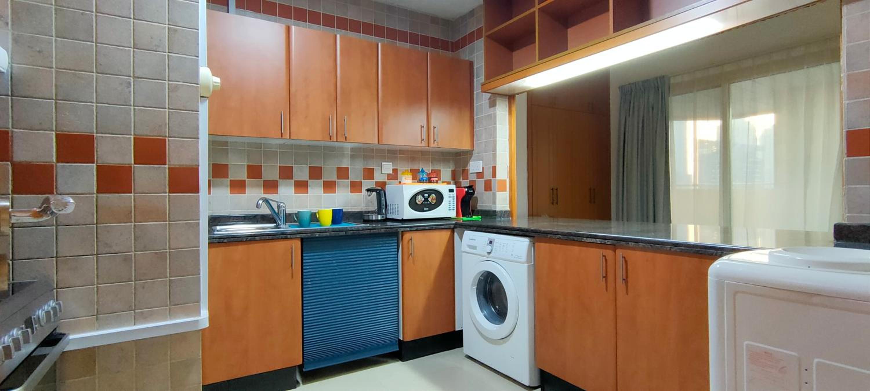 2 BR apartment with a beautiful view of the Marina minimum 5 night