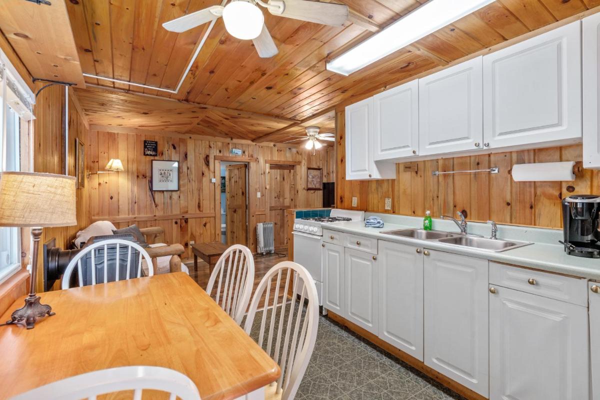 Hide-A-Way Waterfront Cottages