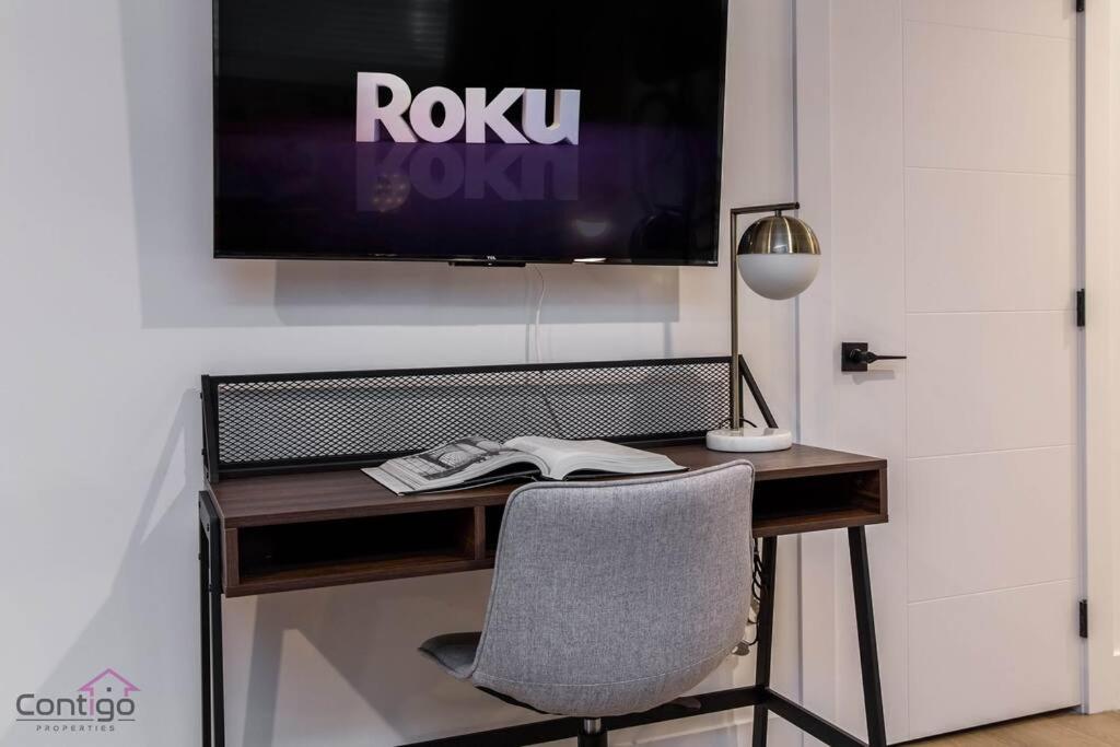 Luxe New York Style Bsmt Suite, Near DT & WEM, King Bed, WiFi