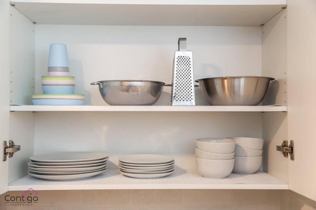 Luxe New York Style Bsmt Suite, Near DT & WEM, King Bed, WiFi