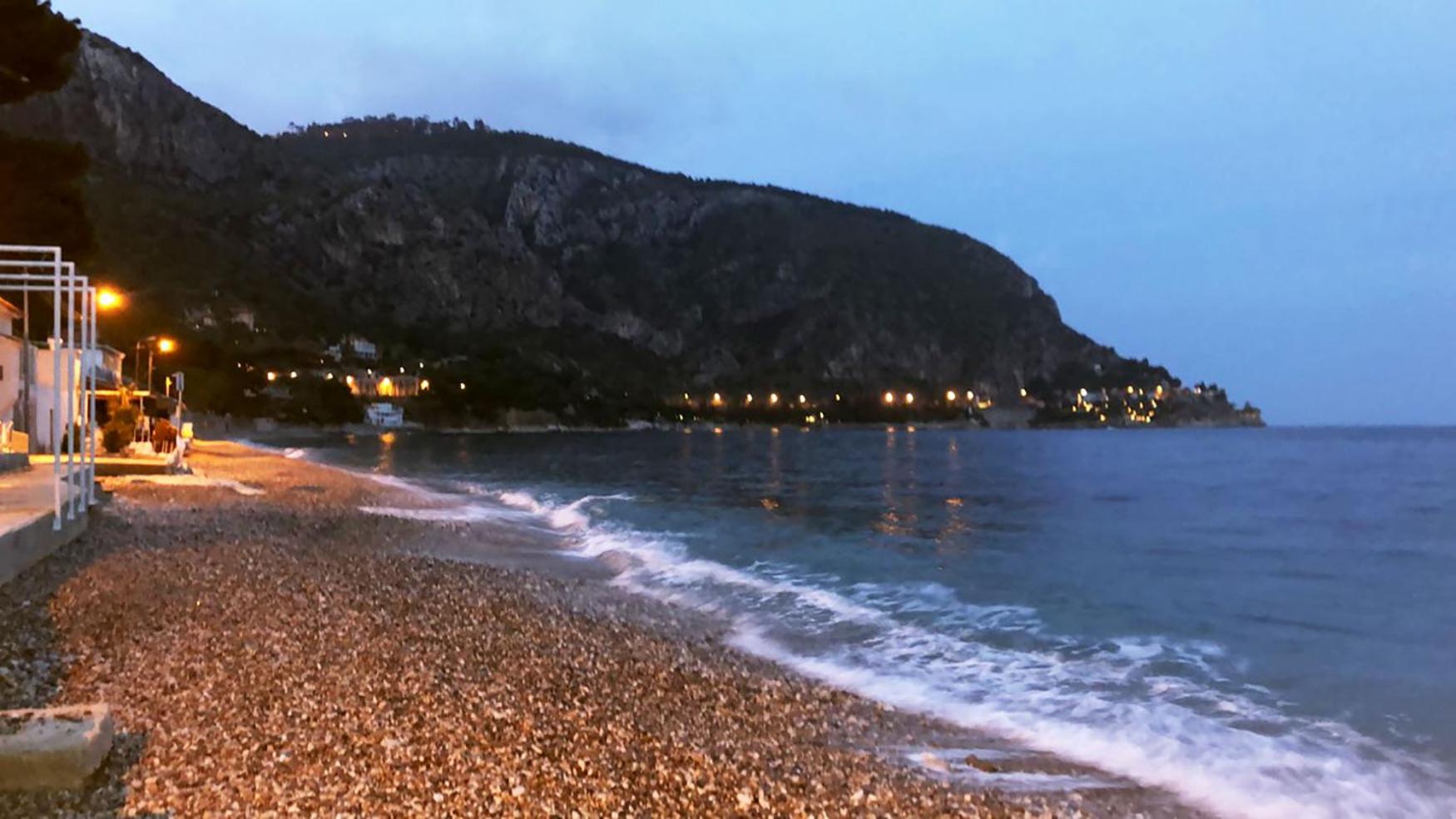 Ezevacances Studio Capuccino vue mer 5 mn plage 7 mn gare Wifi