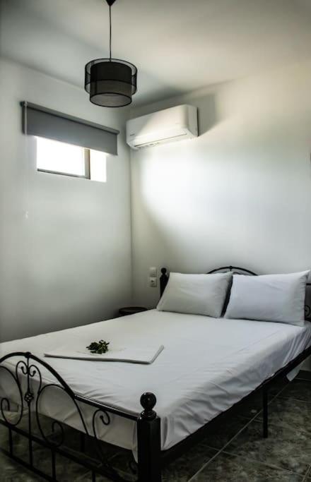 Pelekanos Beachfront Apartment photo 2