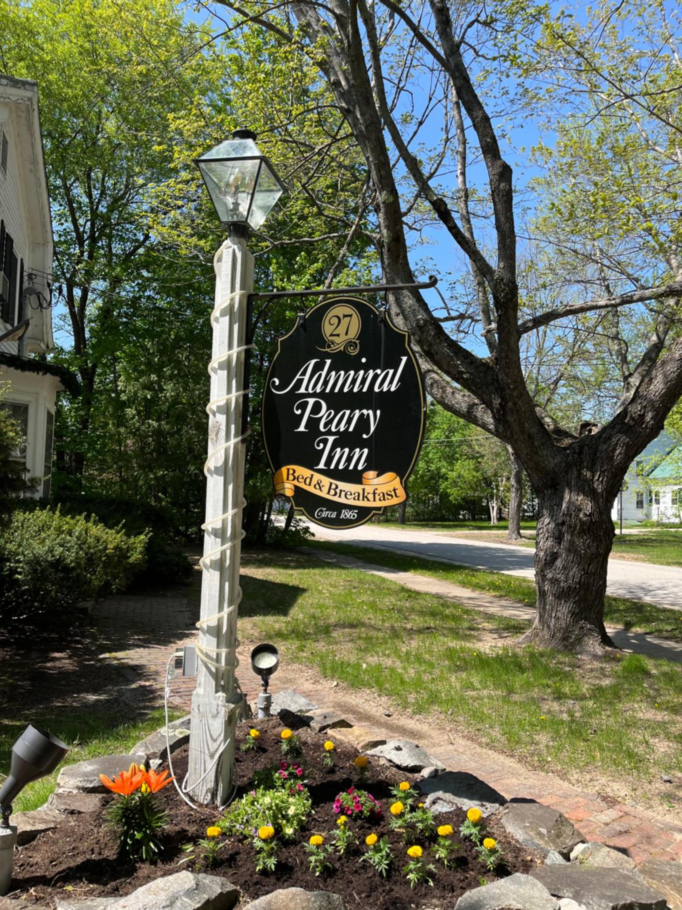 Admiral Peary Inn