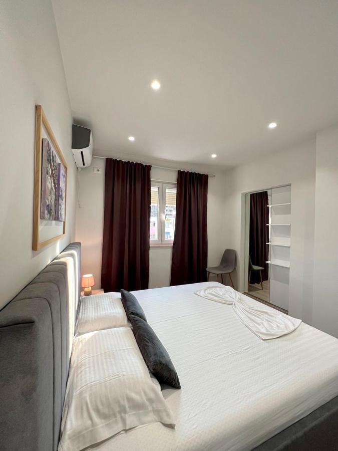 Destiny - Cozy Apartment At Myslym Shyri