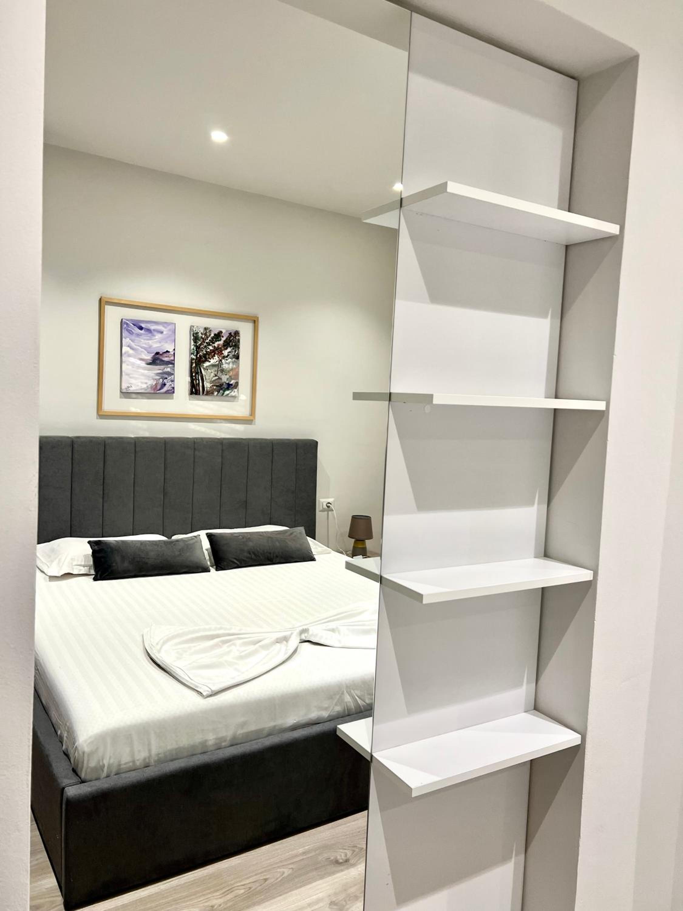 Destiny - Cozy Apartment At Myslym Shyri