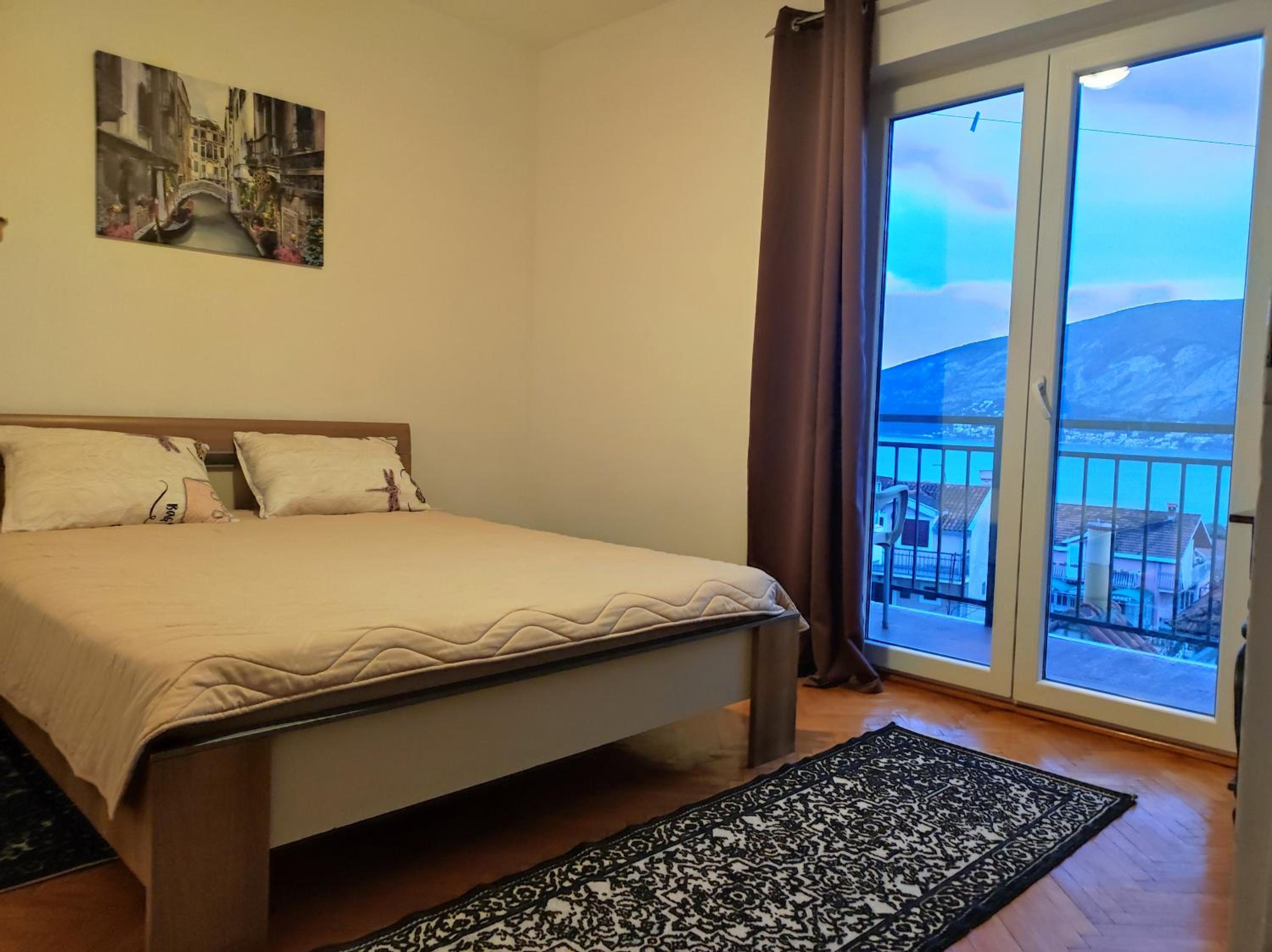 Sunrise Apartment