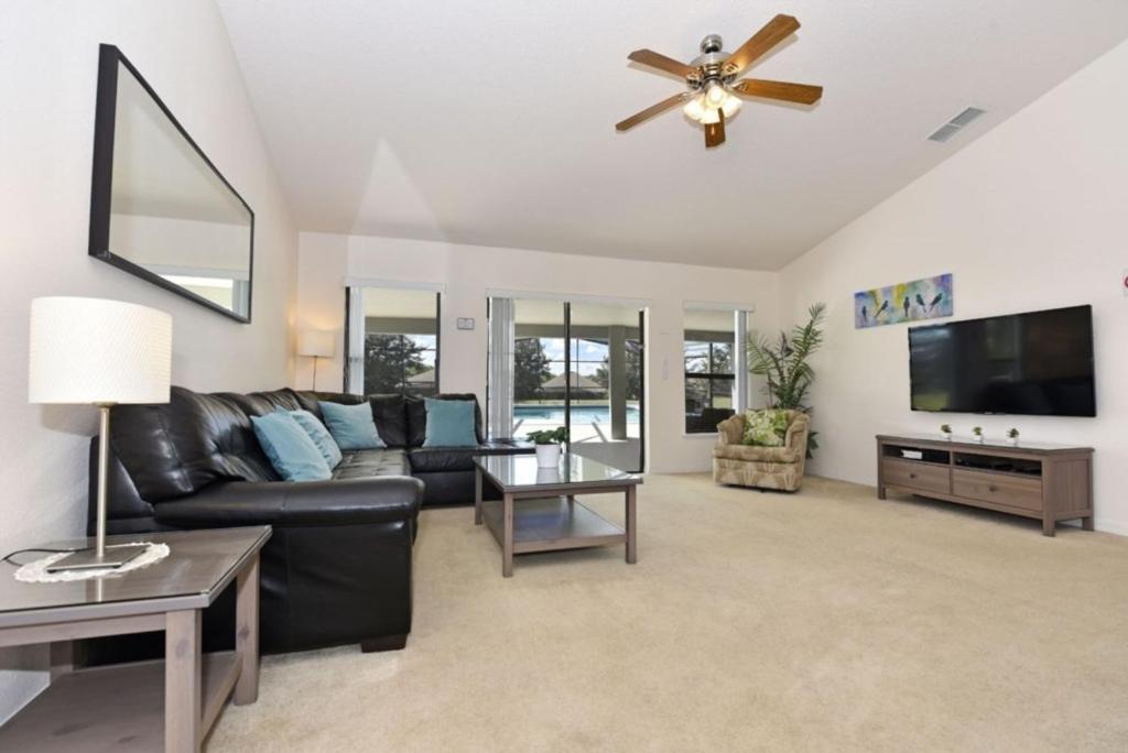 Beautiful 5 Bed Pool Game Room home view 2