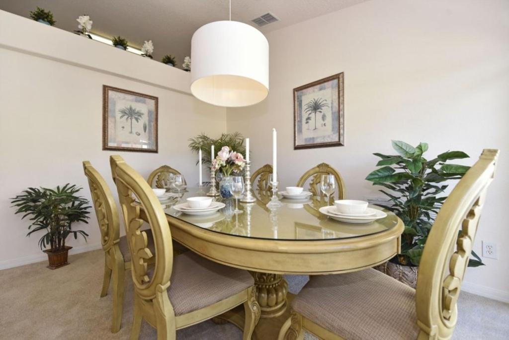 Beautiful 5 Bed Pool Game Room home view 5