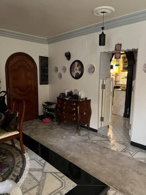 2 Bedrooms Spacious flat 7 mins to Airport