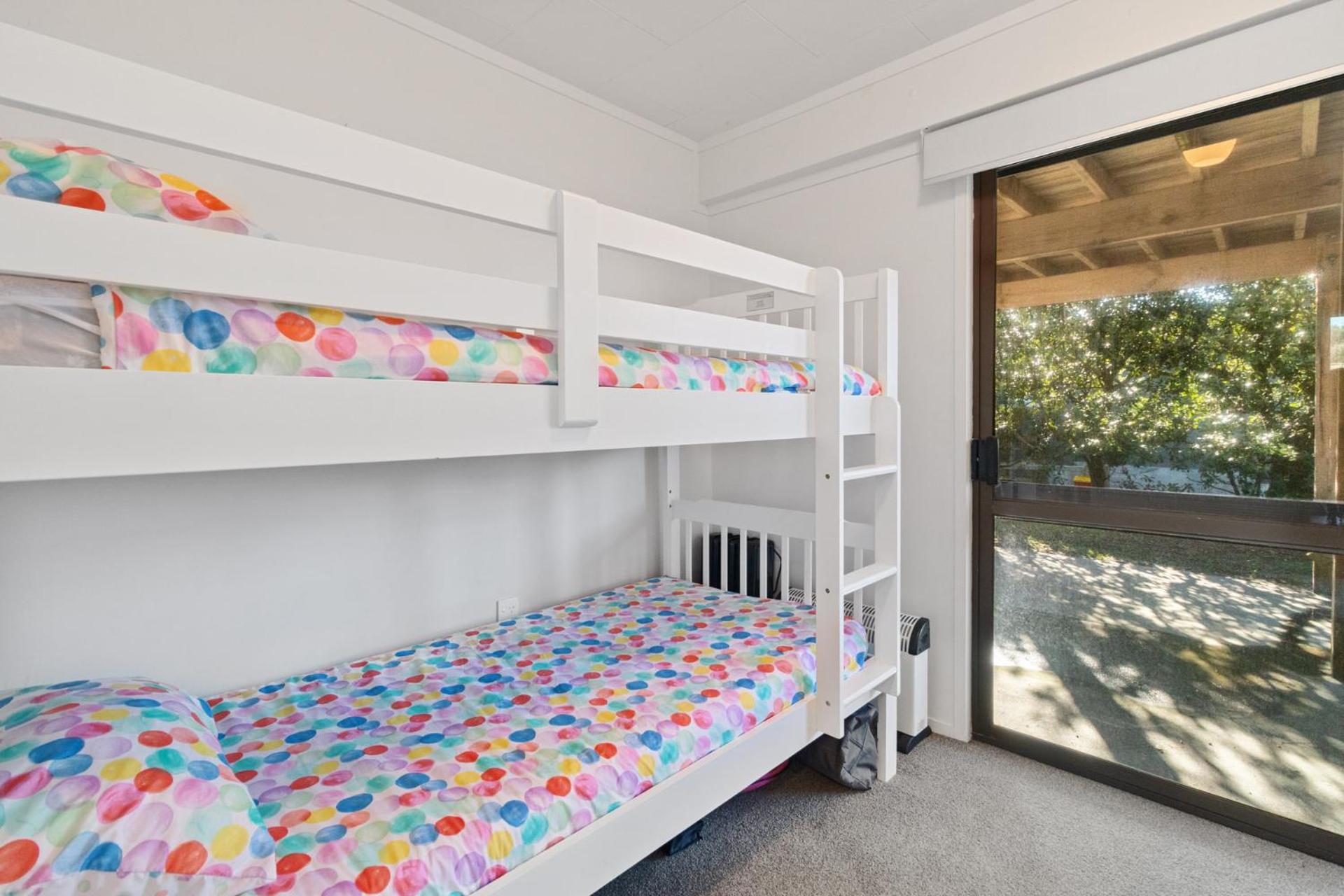 Beachcomber's Paradise - Waihi Beach Holiday Home view 5