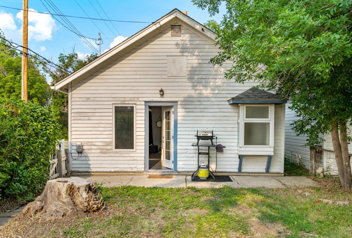 The Era l No Service Fees l Backyard & BBQ l 55
