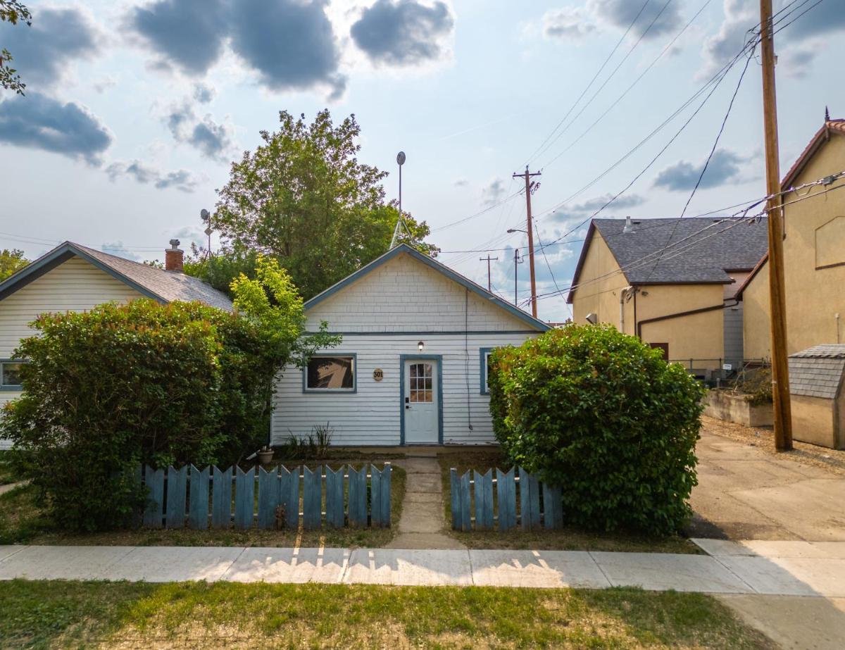 The Era l No Service Fees l Backyard & BBQ l 55