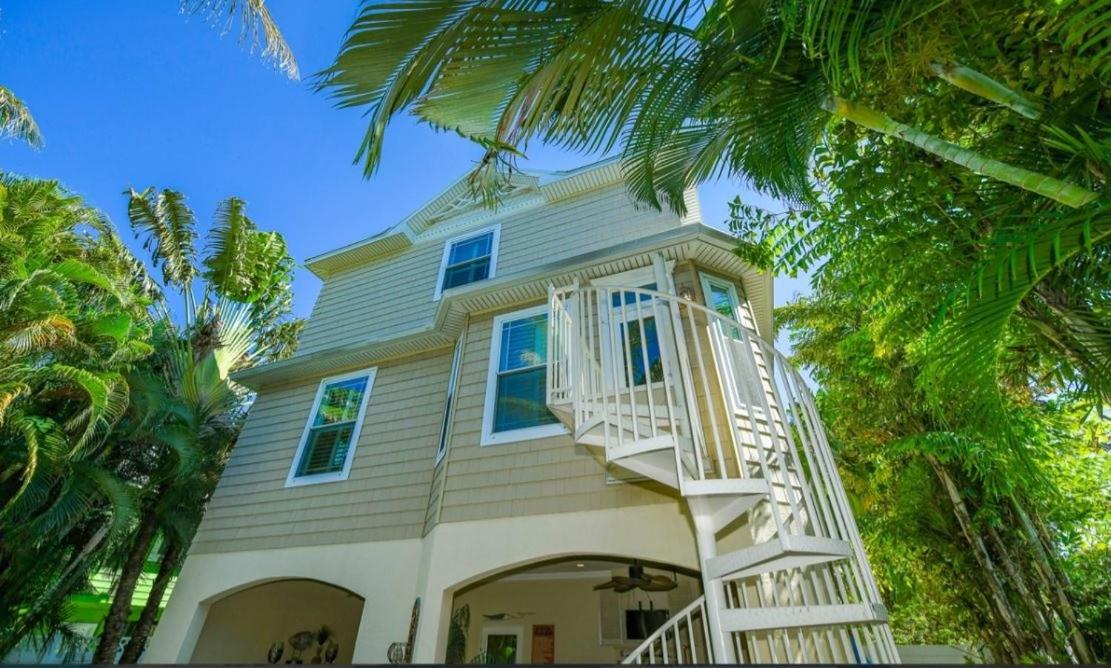 Once Upon A Time managed by Beach Retreats