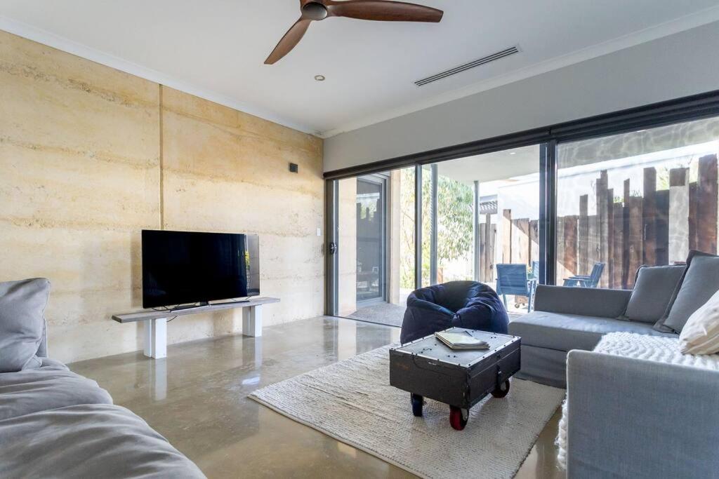 Oceanic I Private Properties